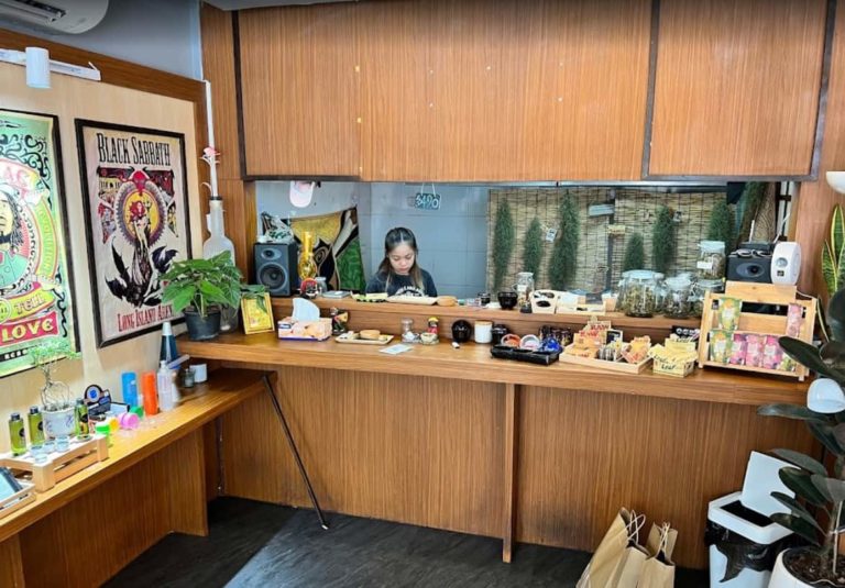 Buddhas Kush Street indoors 1 768x535