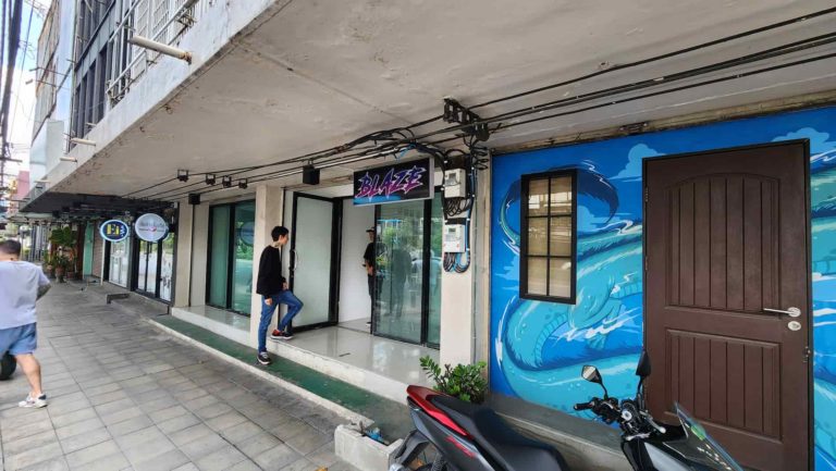 Blaze Weed Dispo near Bang Chak BTS outside 768x433