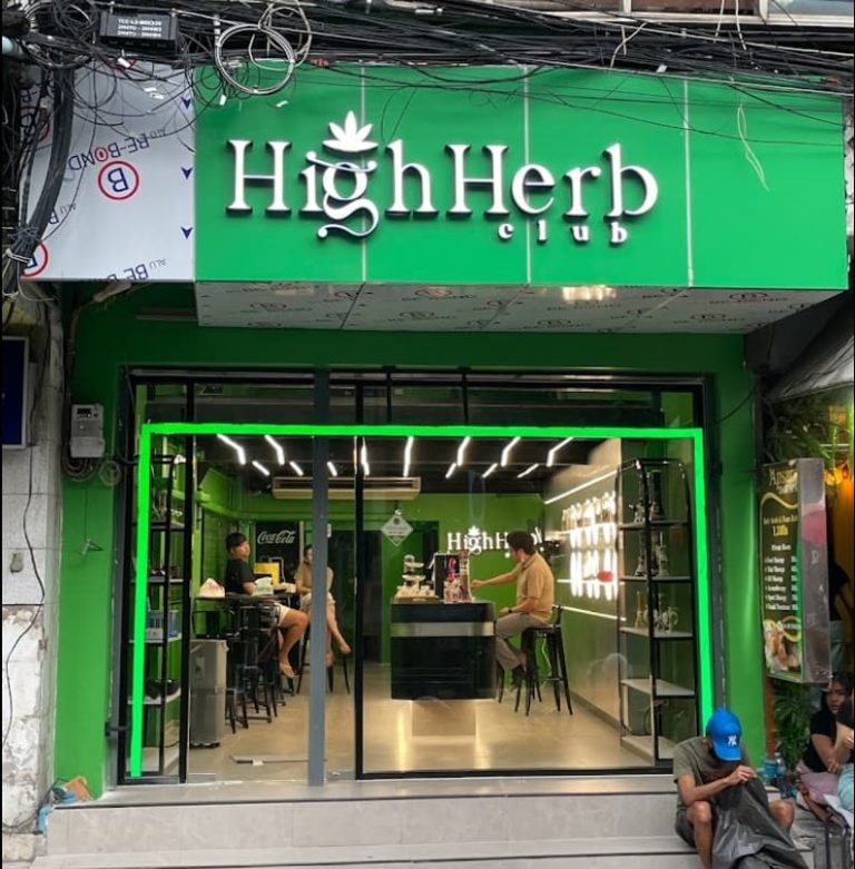 HighHerb Club outside 1 768x781