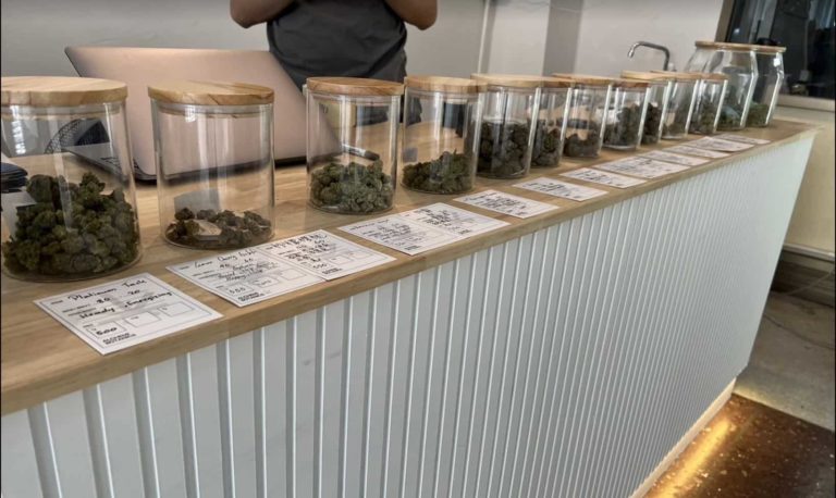 Alchemi Botanics Cannabis Huai Khwang inside 768x458