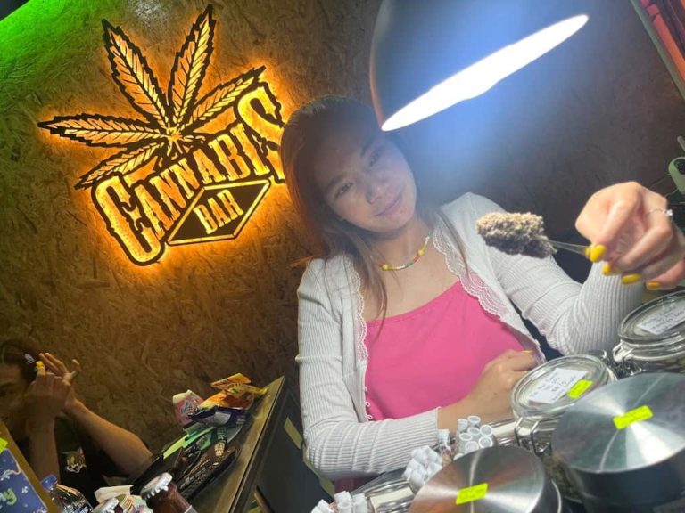 Chill Out Cannabis Bar inside 1 768x576