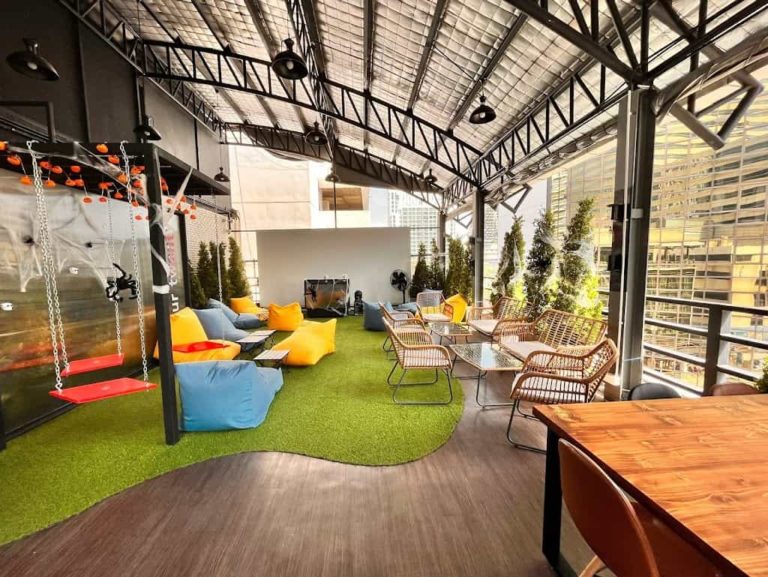 Four Twenty Dispensary Asoke upstairs 768x577