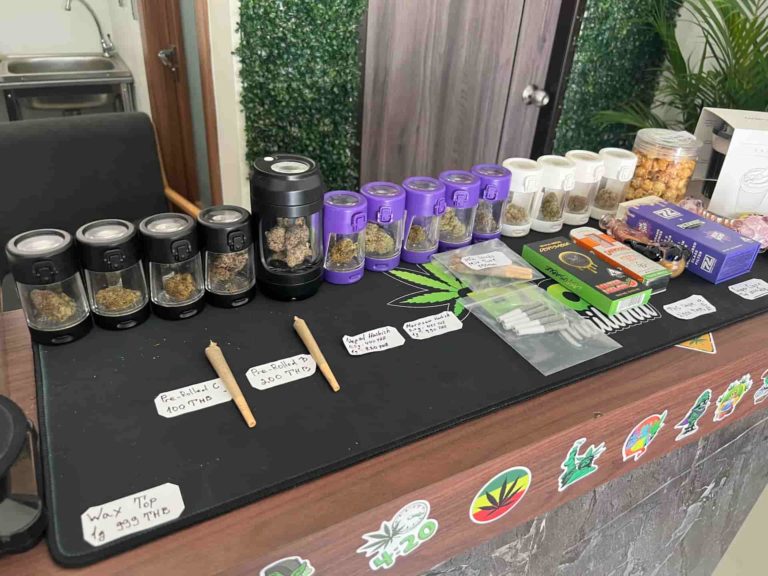 Blow WeedLab Insd Img 2 768x576