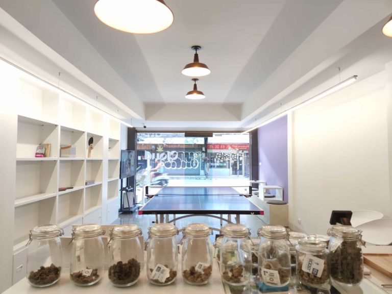 Cloud Cannabis Shop Insd Img 2 768x576