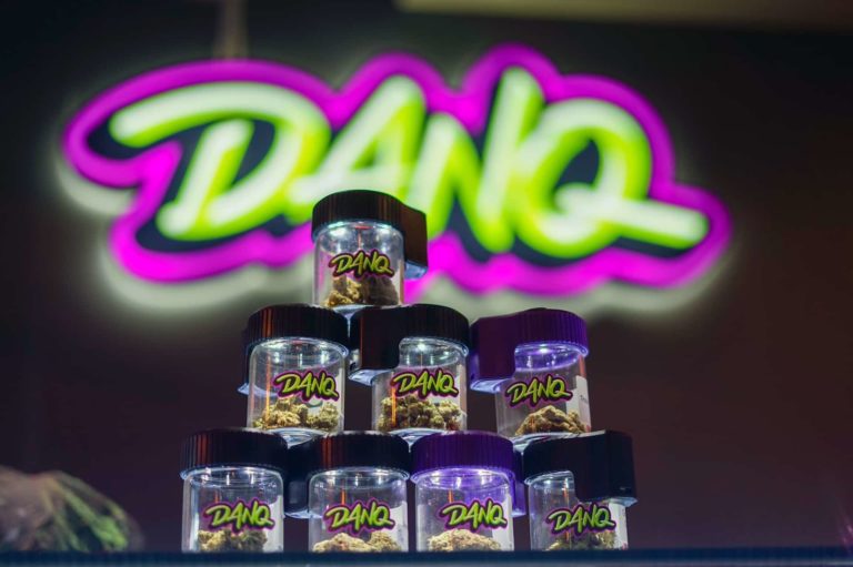 DANQ PATTAYA Cannabis Dispensary Insd Img 2 768x511