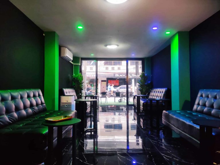 Green Lounge Insd Img 2 768x577