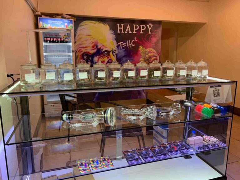 Happy Cannabis Insd Img 2 768x576