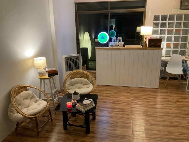 Shaggy Buds Ratchada Weed Shop Insd Img 2 768x576