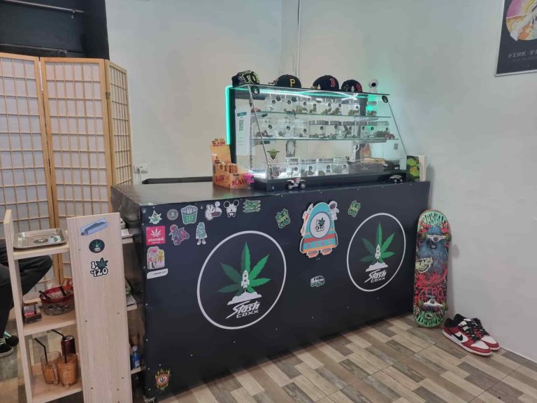 Stash Dispensary Insd Img 2 768x576
