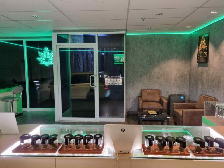 Thai Hybrid Dispensary Insd Img 2 768x576