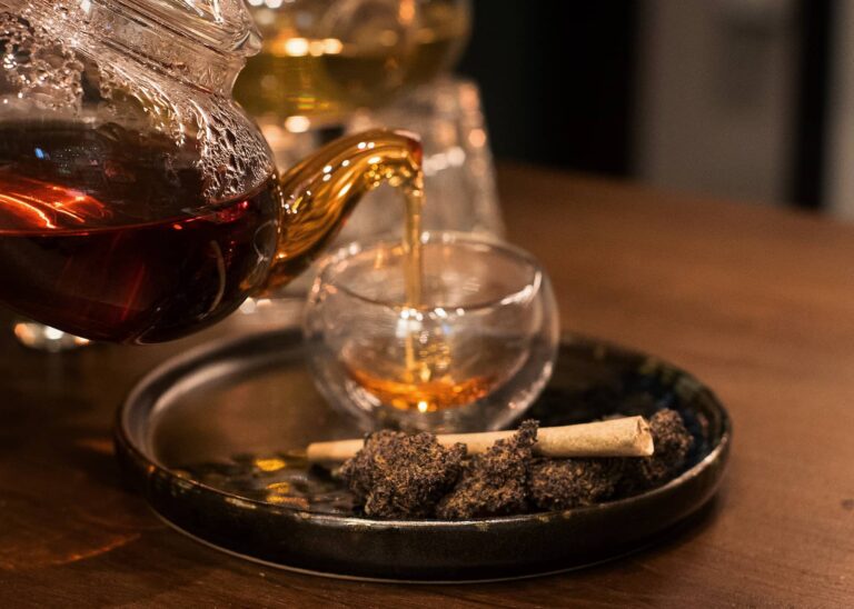 TeaCannabis1 768x548