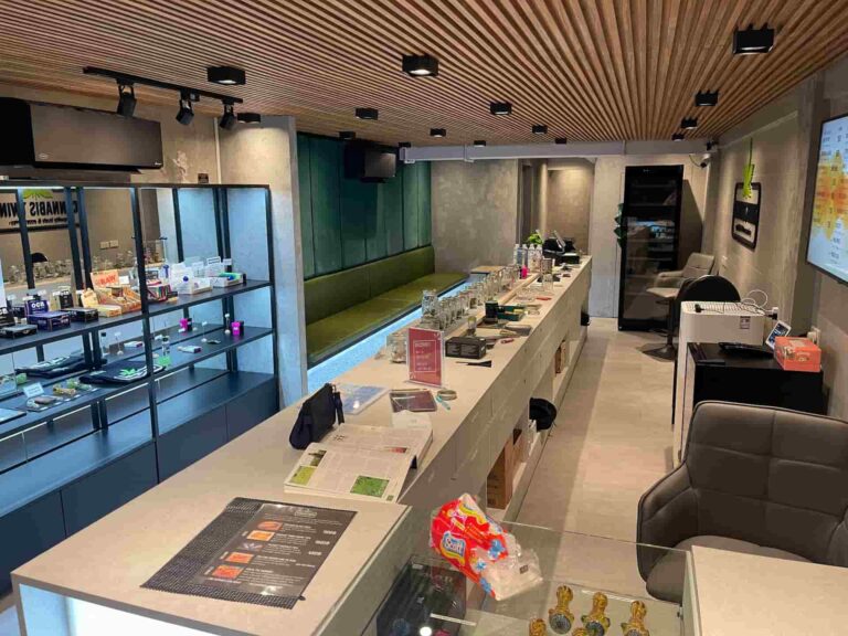 Cannabis Twins Silom Cannabis Dispensary and weed shop 2 768x576