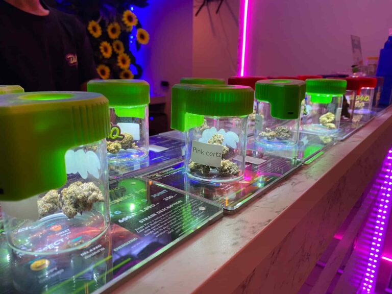 DANQ Cannabis Dispensary 大麻店 Chinatown 2 768x576