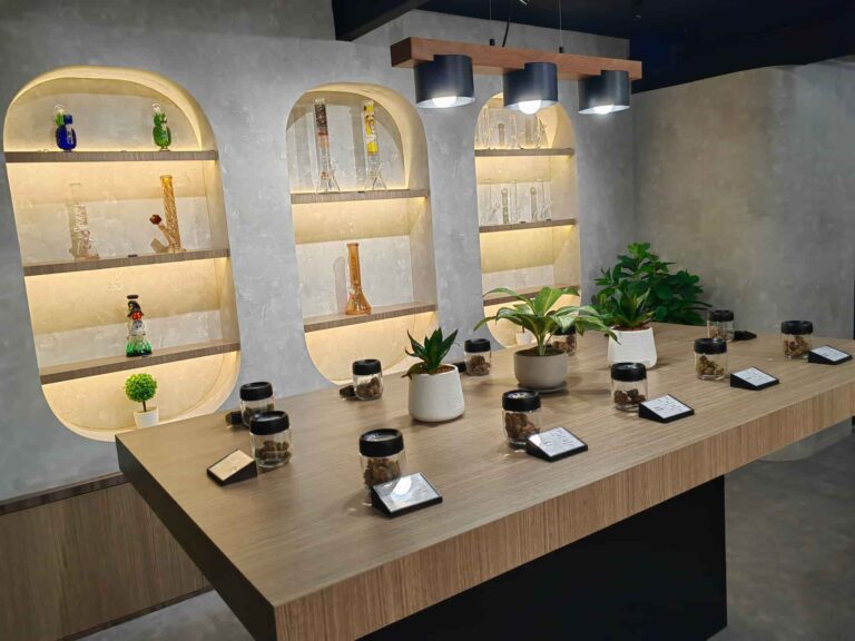 High Got You Dispensary ร้านกัญชา 2 768x576